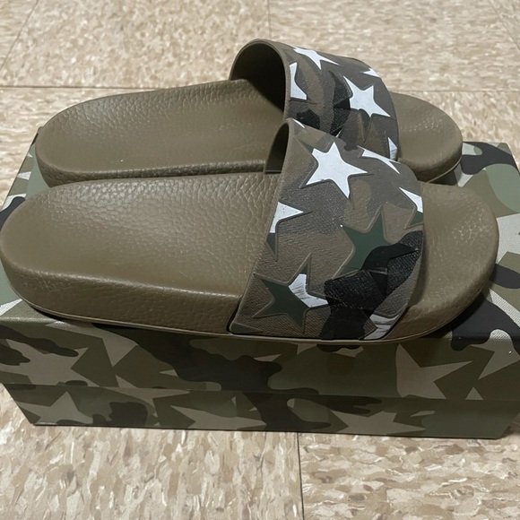 Valentino pool slides - Picture 5 of 7